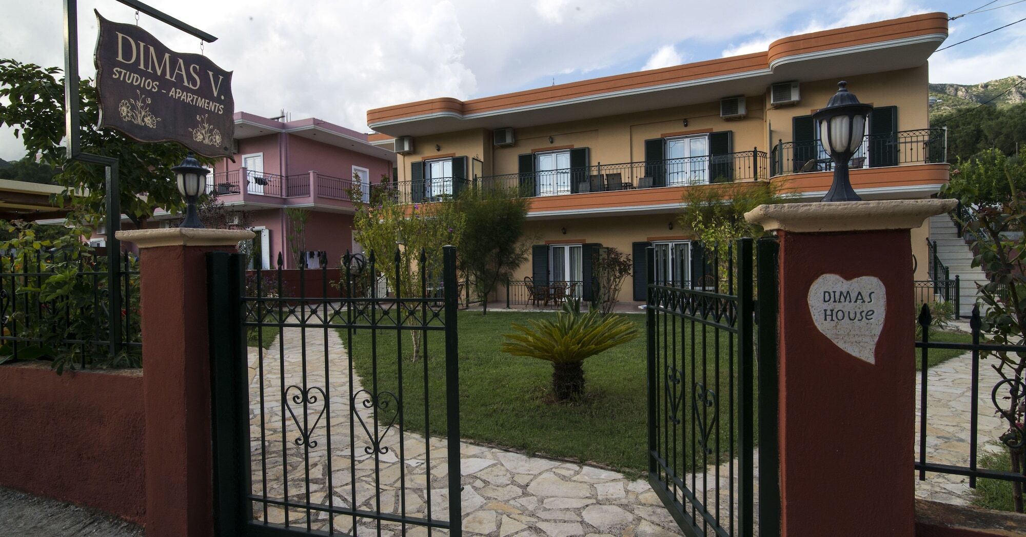 Aparthotel Dimas V House à Parga Extérieur photo
